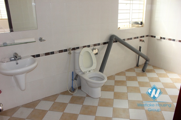 unfurnished house for lease in Au Co street