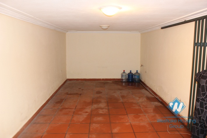 unfurnished house for lease in Au Co street