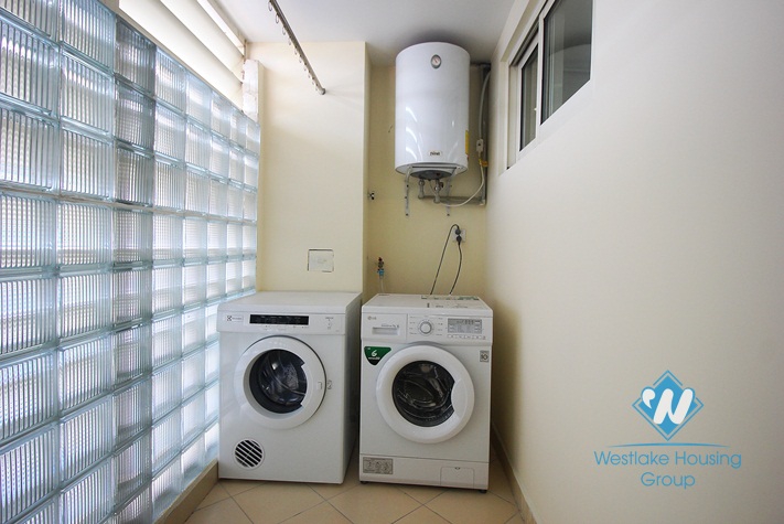 A beautiful 2 bedroom apartment for rent in Hai Ba Trung district