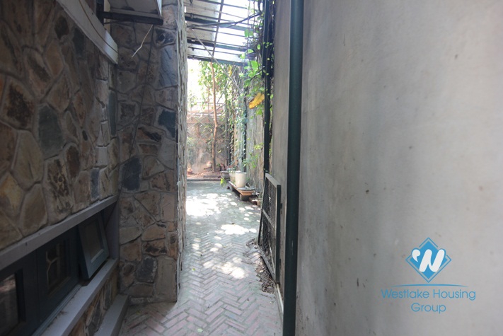 Big house with nice yard for rent in Tay Ho area