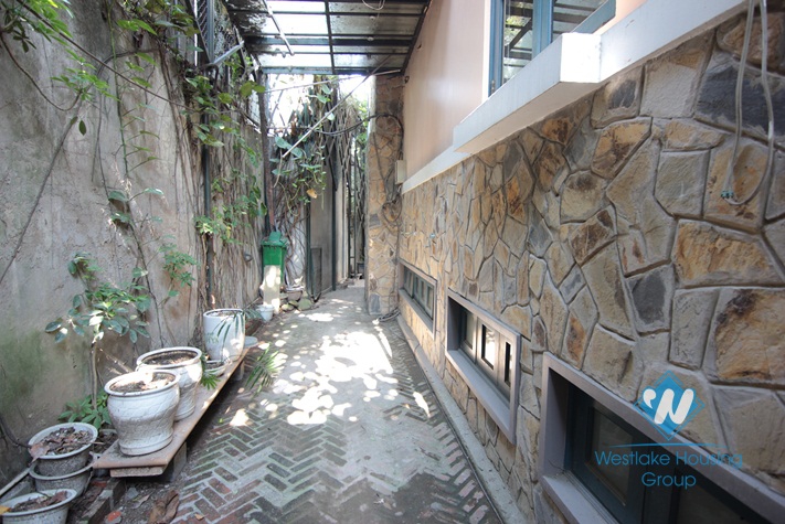 Big house with nice yard for rent in Tay Ho area