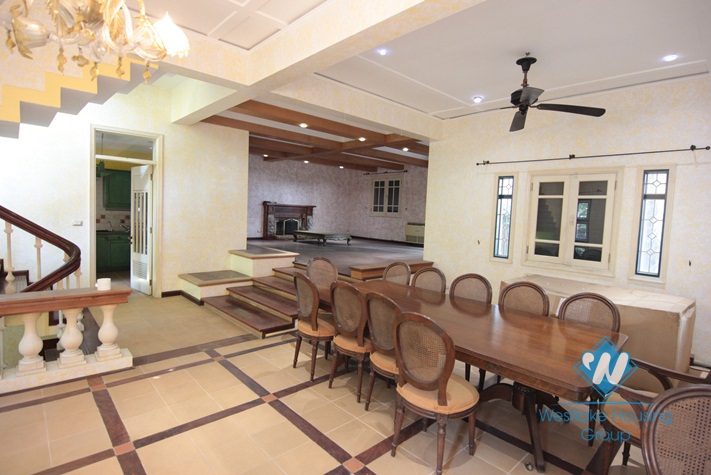 Big house with nice yard for rent in Tay Ho area