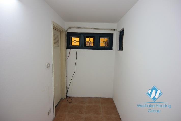 Big house with nice yard for rent in Tay Ho area