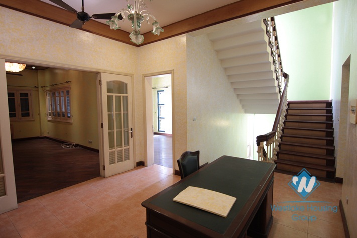 Big house with nice yard for rent in Tay Ho area