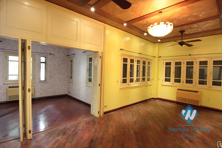 Big house with nice yard for rent in Tay Ho area