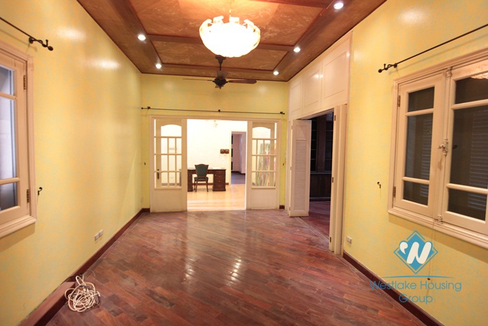 Big house with nice yard for rent in Tay Ho area