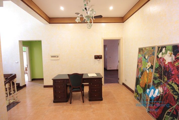 Big house with nice yard for rent in Tay Ho area