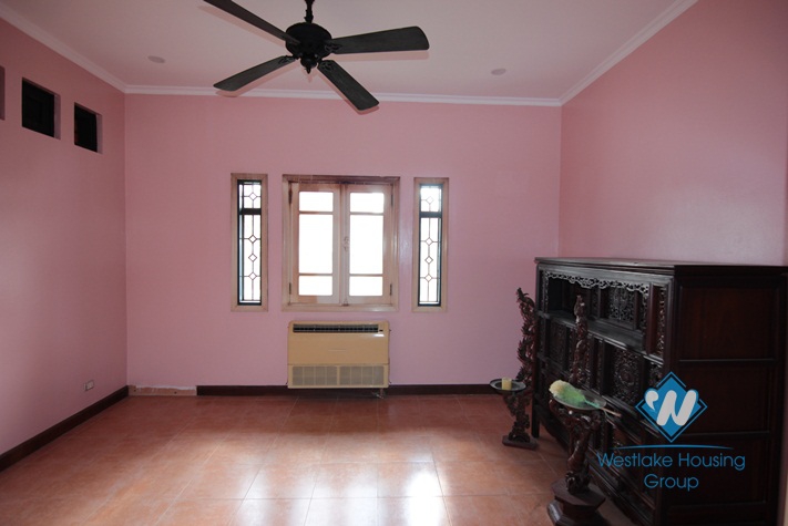 Big house with nice yard for rent in Tay Ho area
