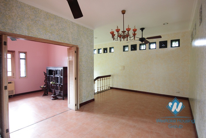 Big house with nice yard for rent in Tay Ho area