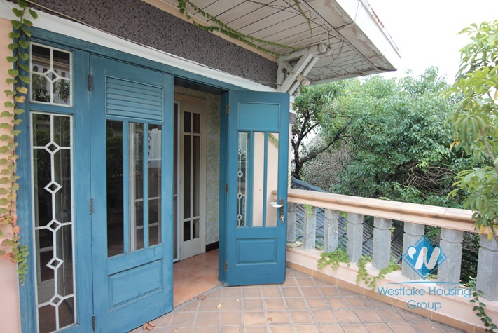 Big house with nice yard for rent in Tay Ho area