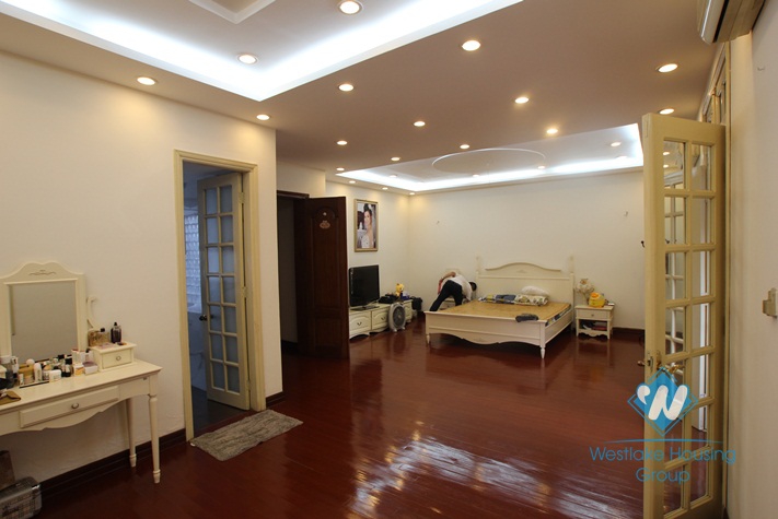 Luxury house with nice garden for rent in Cau Giay district, Ha Noi