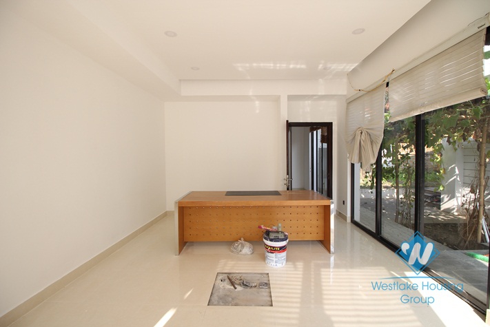 Charming one storey villa to rent with 400 sqm garden in Diplomats' compound in Tay Ho