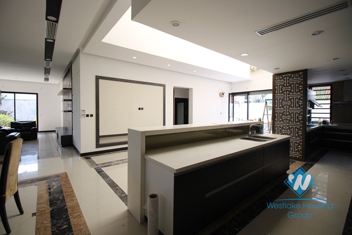 Charming one storey villa to rent with 400 sqm garden in Diplomats' compound in Tay Ho