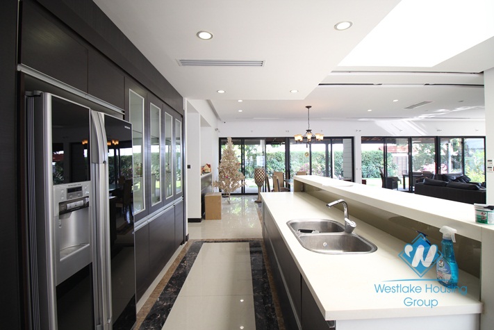 Charming one storey villa to rent with 400 sqm garden in Diplomats' compound in Tay Ho