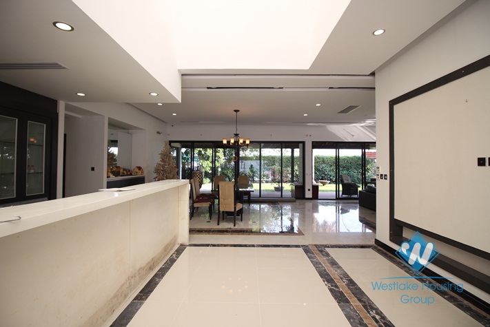 Charming one storey villa to rent with 400 sqm garden in Diplomats' compound in Tay Ho