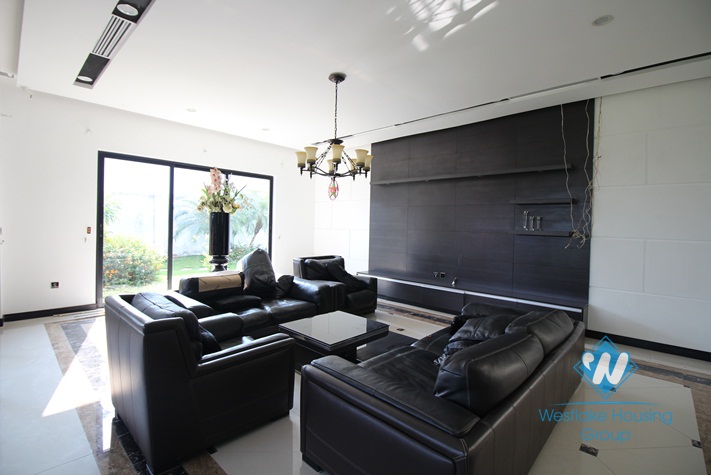 Charming one storey villa to rent with 400 sqm garden in Diplomats' compound in Tay Ho