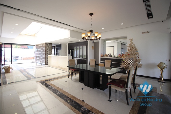 Charming one storey villa to rent with 400 sqm garden in Diplomats' compound in Tay Ho