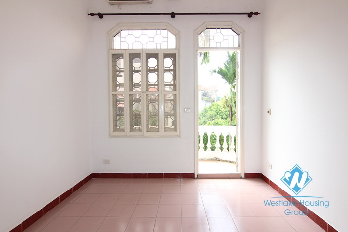 Green house for rent in Tay Ho, Ha Noi