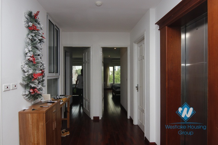 A nice reasonable price 2 bedroom apartment for rent in Dong Da District