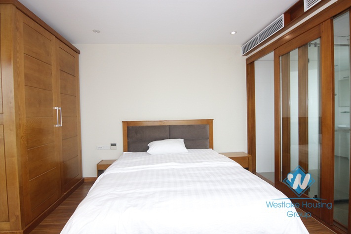 An stunning beautiful apartment for rent on Doi Can, Ba Dinh