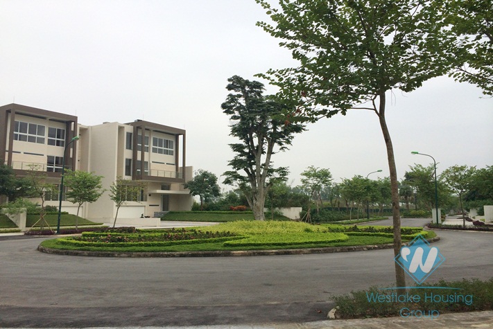 Brand new villa for rent in Ciputra, large garden & great view