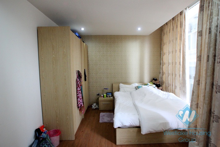 Nice 2 bedroom serviced apartment with cheap price for rent in Dang Thai Mai street, Tay Ho, Ha Noi