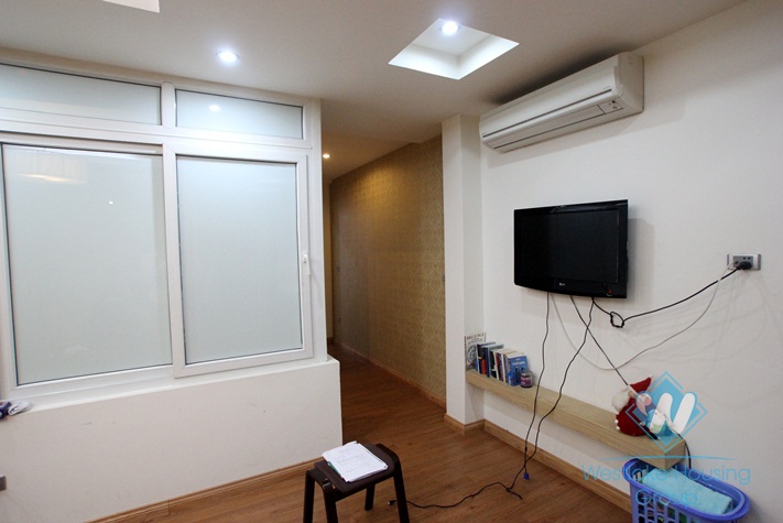 Nice 2 bedroom serviced apartment with cheap price for rent in Dang Thai Mai street, Tay Ho, Ha Noi