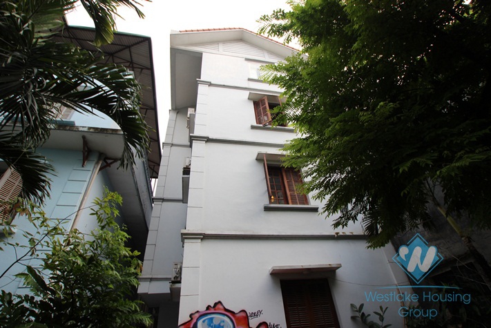 Nice house with big yard for lease in Dang Thai Mai st, Tay Ho, Ha Noi
