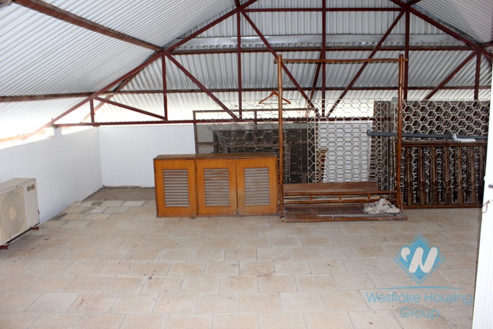 Lake view, Nice house for rent in Tay Ho.