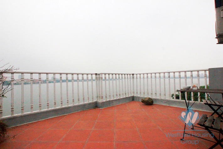02 bedrooms and lake view apartment for rent in Nhat Chieu, Tay Ho, Hanoi