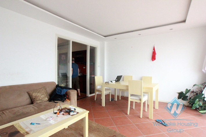 02 bedrooms and lake view apartment for rent in Nhat Chieu, Tay Ho, Hanoi
