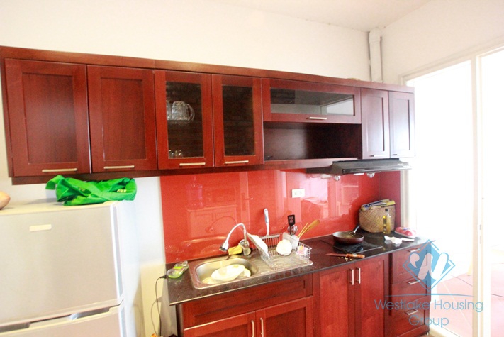 02 bedrooms and lake view apartment for rent in Nhat Chieu, Tay Ho, Hanoi