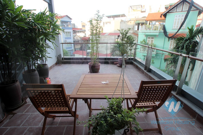 High class service apartment on the lake for rent in Tay Ho, Hanoi