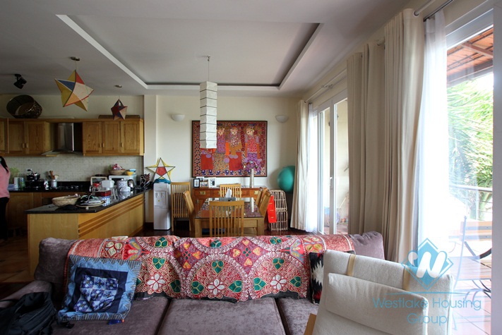 Spacious lake front apartment for rent on Quang Khanh, Tay Ho