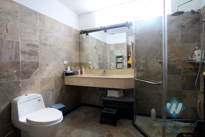 Spacious lake front apartment for rent on Quang Khanh, Tay Ho