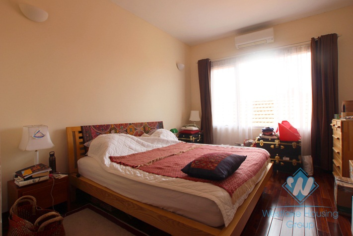 Spacious lake front apartment for rent on Quang Khanh, Tay Ho