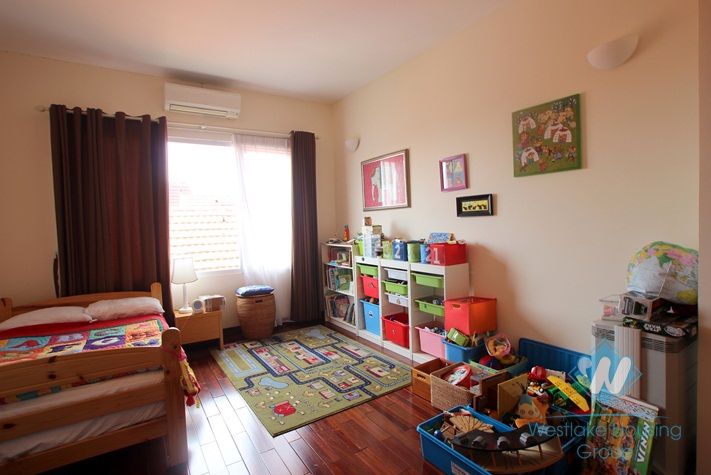 Spacious lake front apartment for rent on Quang Khanh, Tay Ho