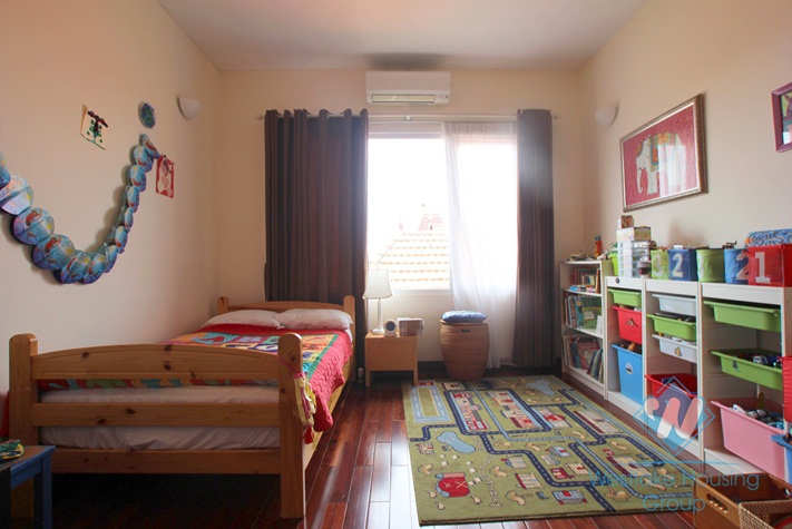 Spacious lake front apartment for rent on Quang Khanh, Tay Ho