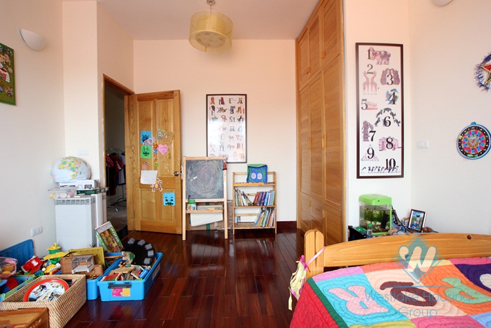 Spacious lake front apartment for rent on Quang Khanh, Tay Ho