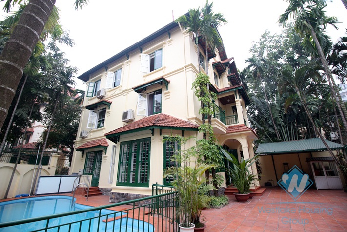 Big and nice yard house with swimming pool for rent in Tay Ho area 