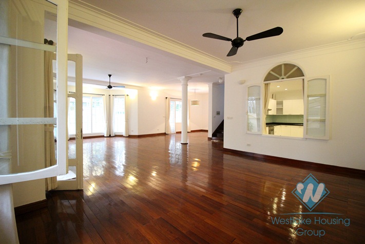Big and nice yard house with swimming pool for rent in Tay Ho area 