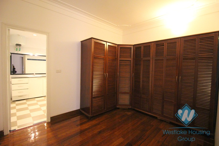 Big and nice yard house with swimming pool for rent in Tay Ho area 