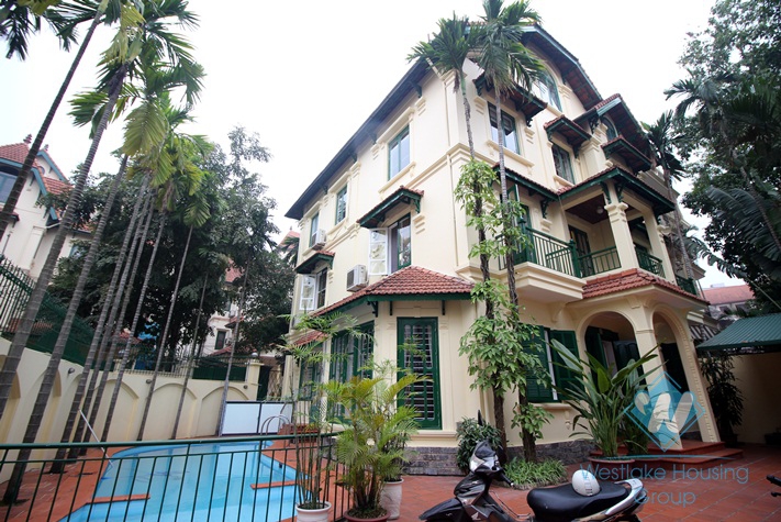Big and nice yard house with swimming pool for rent in Tay Ho area 