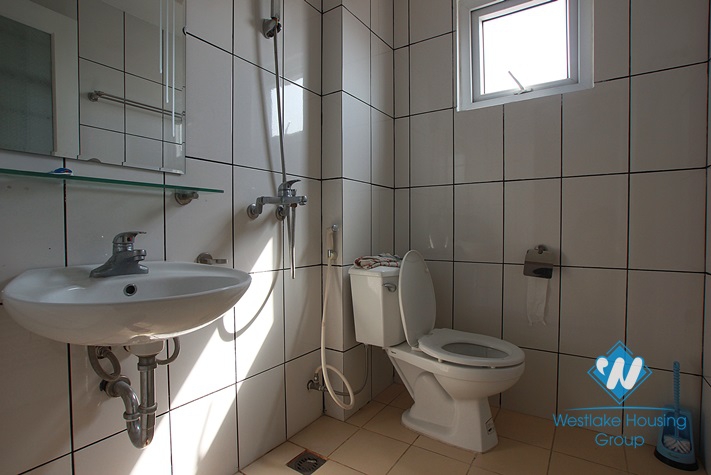 A studio with good price for rent in Lac Long Quan, Tay Ho, Ha Noi