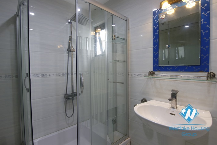 High floor apartment with Water Park view for rent in Tay Ho.