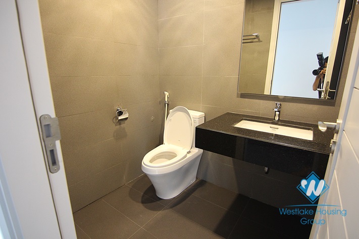 Lake view superior 5 bedroom apartment for rent in Tu Hoa, Tay Ho, Ha Noi