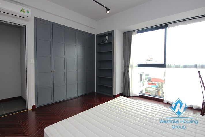 Lake view superior 5 bedroom apartment for rent in Tu Hoa, Tay Ho, Ha Noi