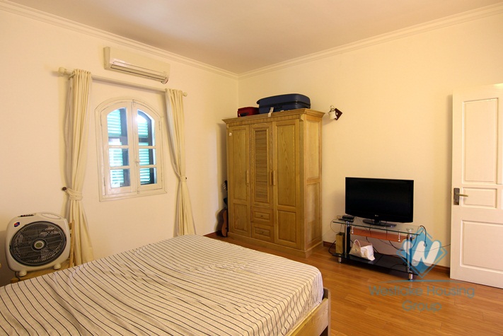 One bedroom in top floor with outside space in Tay Ho,Hanoi.