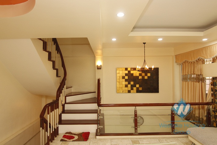 Cozy House has cheap price for rent in Vong Thi, Tay Ho.