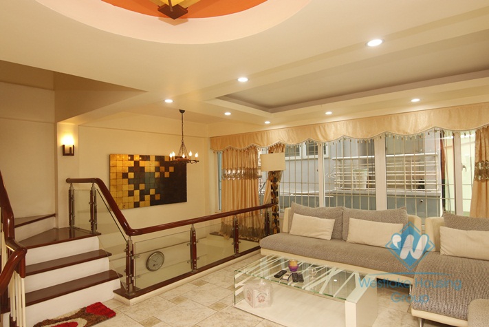 Cozy House has cheap price for rent in Vong Thi, Tay Ho.